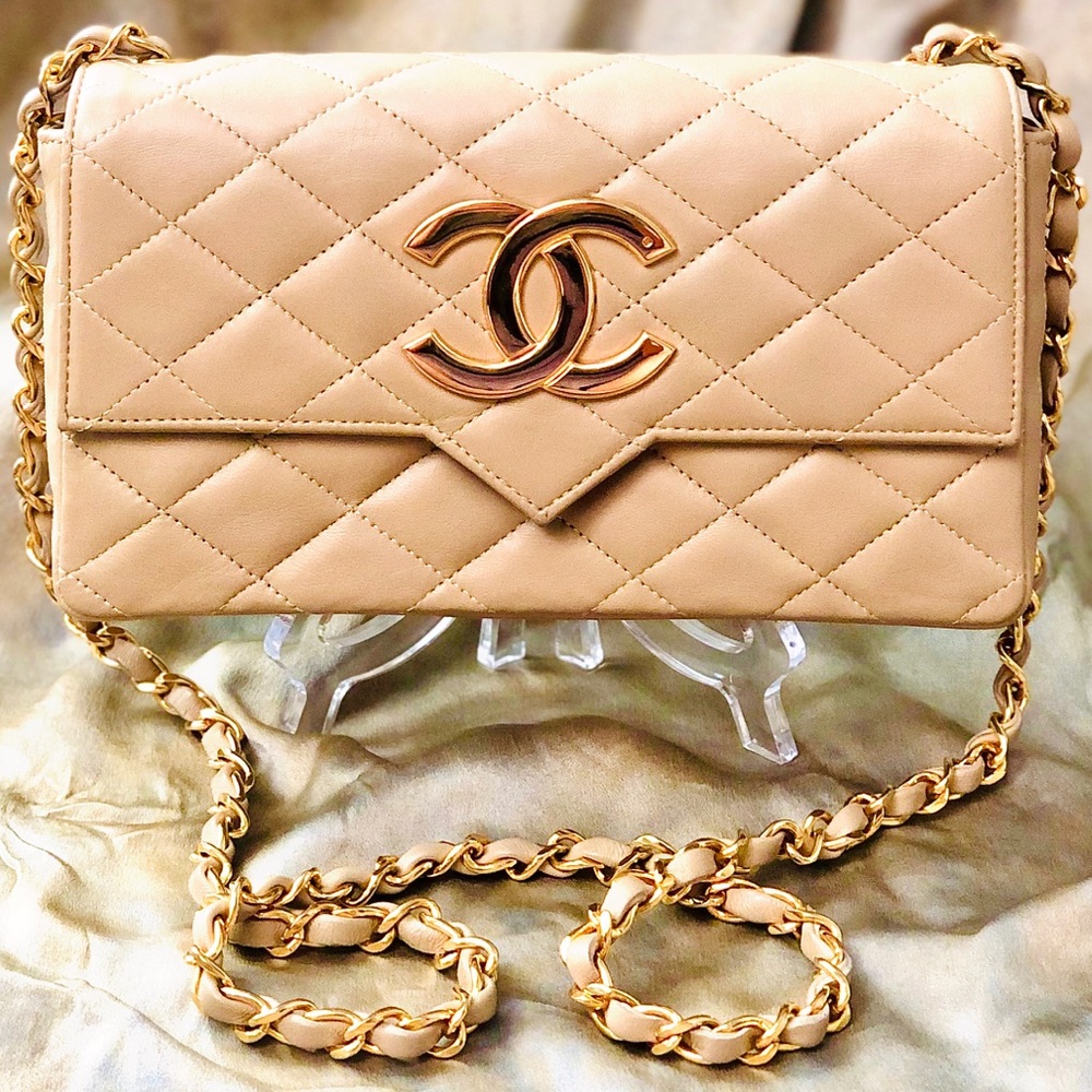 ❗️SOLD💛HOST PICK!💥CHANEL Vintage Quilted CC Bag - Picture 1 of 16